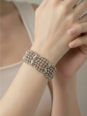 Vintage Coro platinum silver tone!